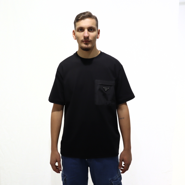 T-Shirt in jersey e Re-Nylon Prada